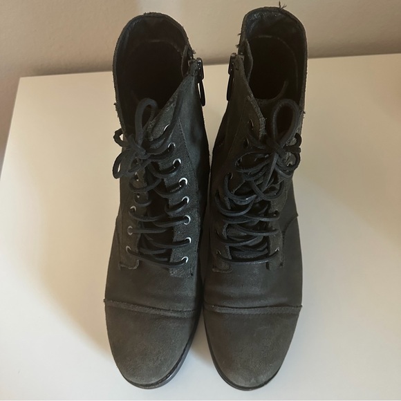 UGG Kilmer II black suede leather lace-up combat boots. - Picture 5 of 10